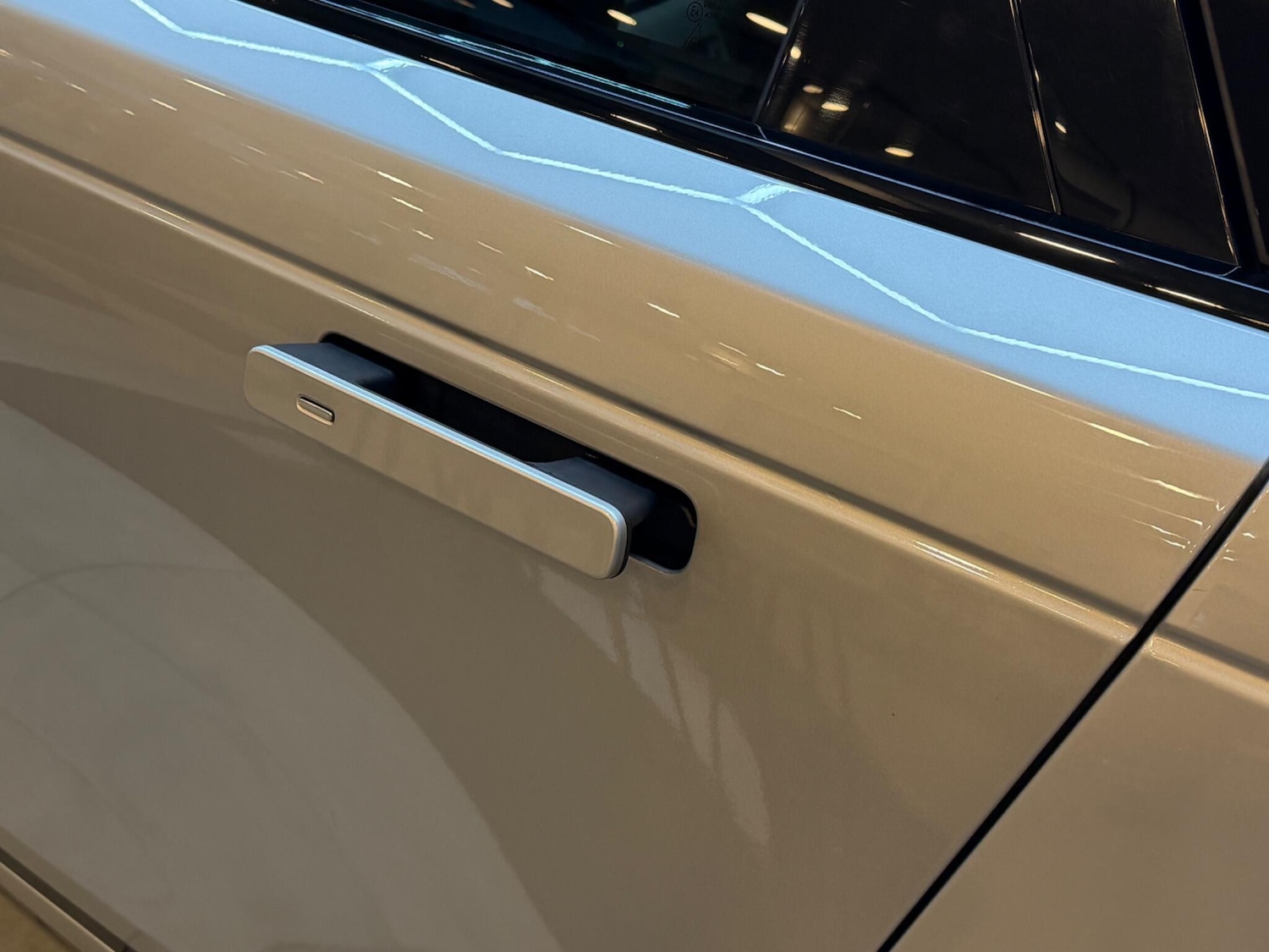 Used Land Rover Range Rover Velar 2017 for sale - 76992985: Photo 56