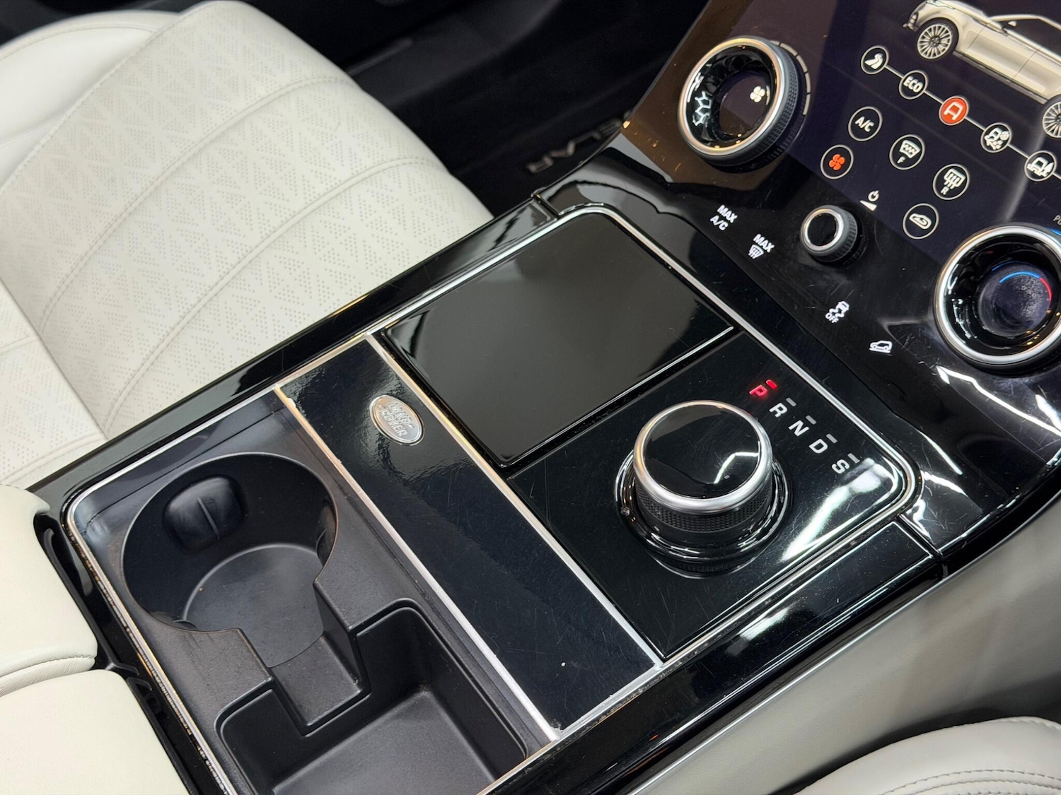 Used Land Rover Range Rover Velar 2017 for sale - 76992985: Photo 57