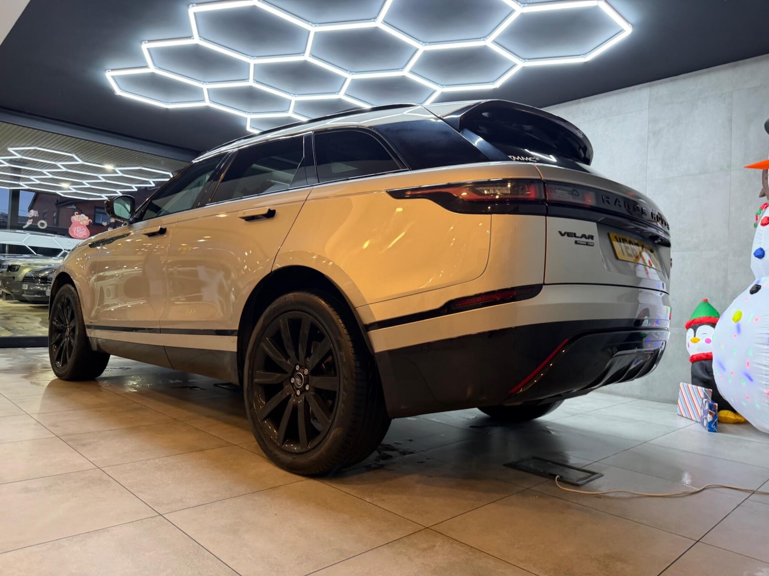 Used Land Rover Range Rover Velar 2017 for sale - 76992985: Photo 6