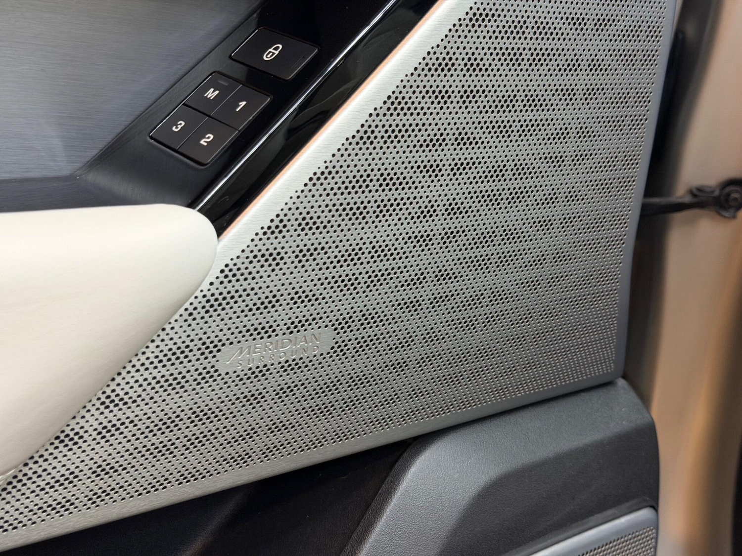 Used Land Rover Range Rover Velar 2017 for sale - 76992985: Photo 62