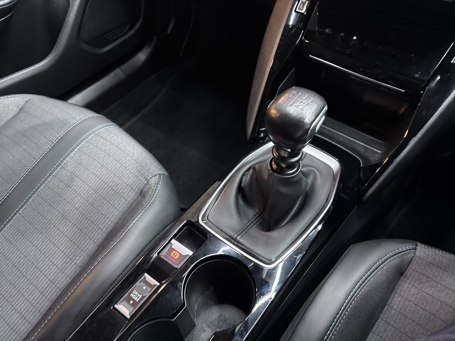 Used Peugeot 2008 2023 for sale - 76899547: Photo 23