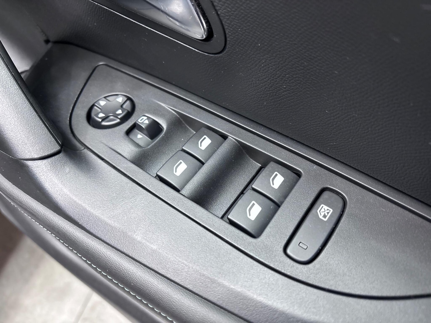 Used Peugeot 2008 2023 for sale - 76899547: Photo 31