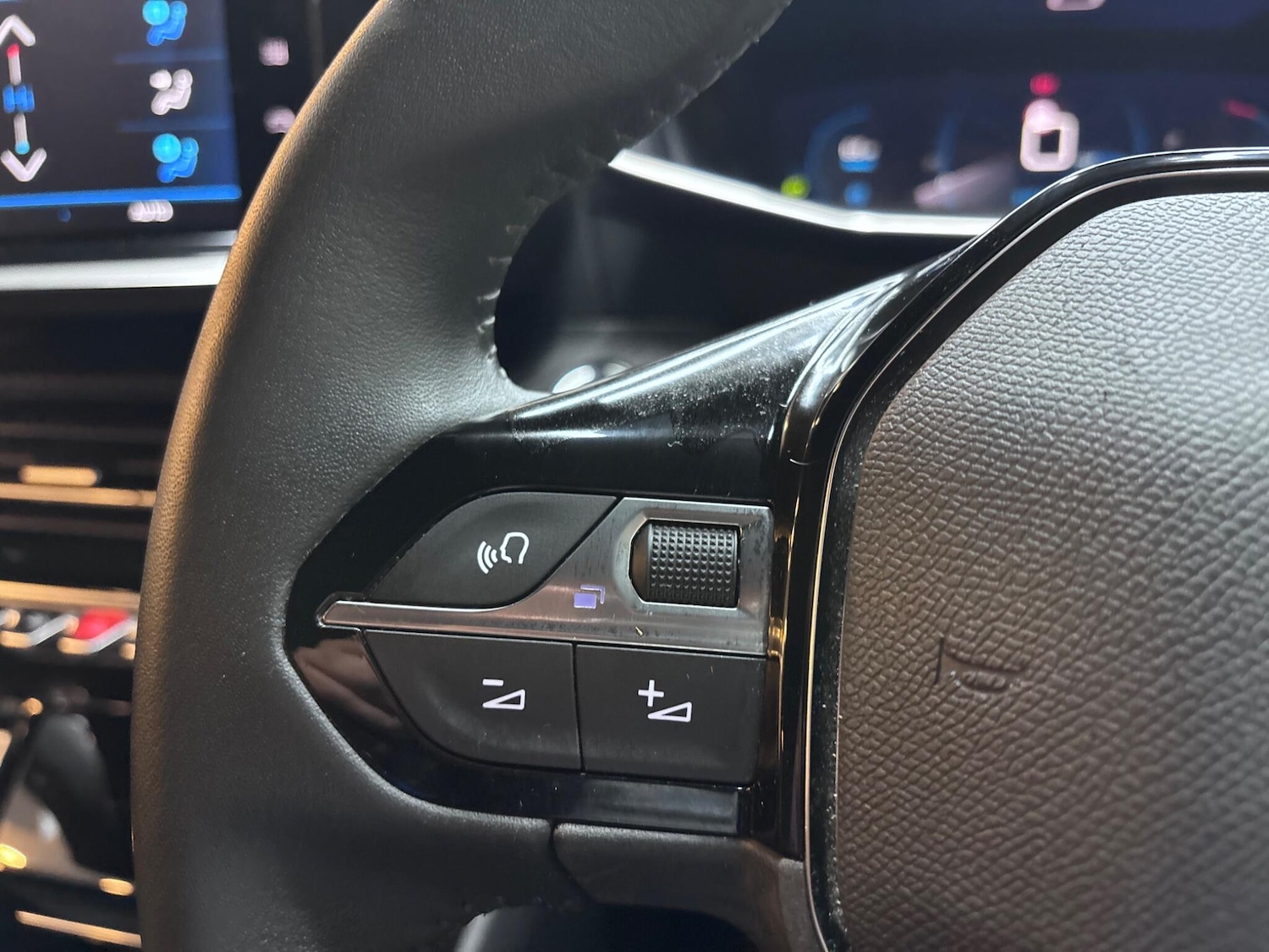 Used Peugeot 2008 2023 for sale - 76899547: Photo 33