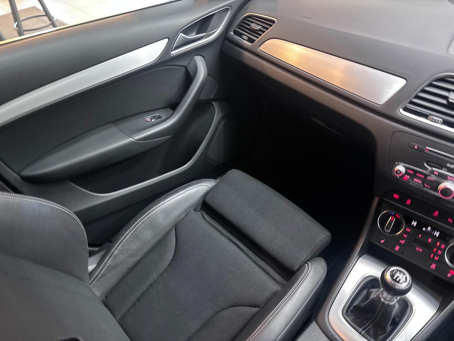 Used Audi Q3 2018 for sale - 76440654: Photo 27