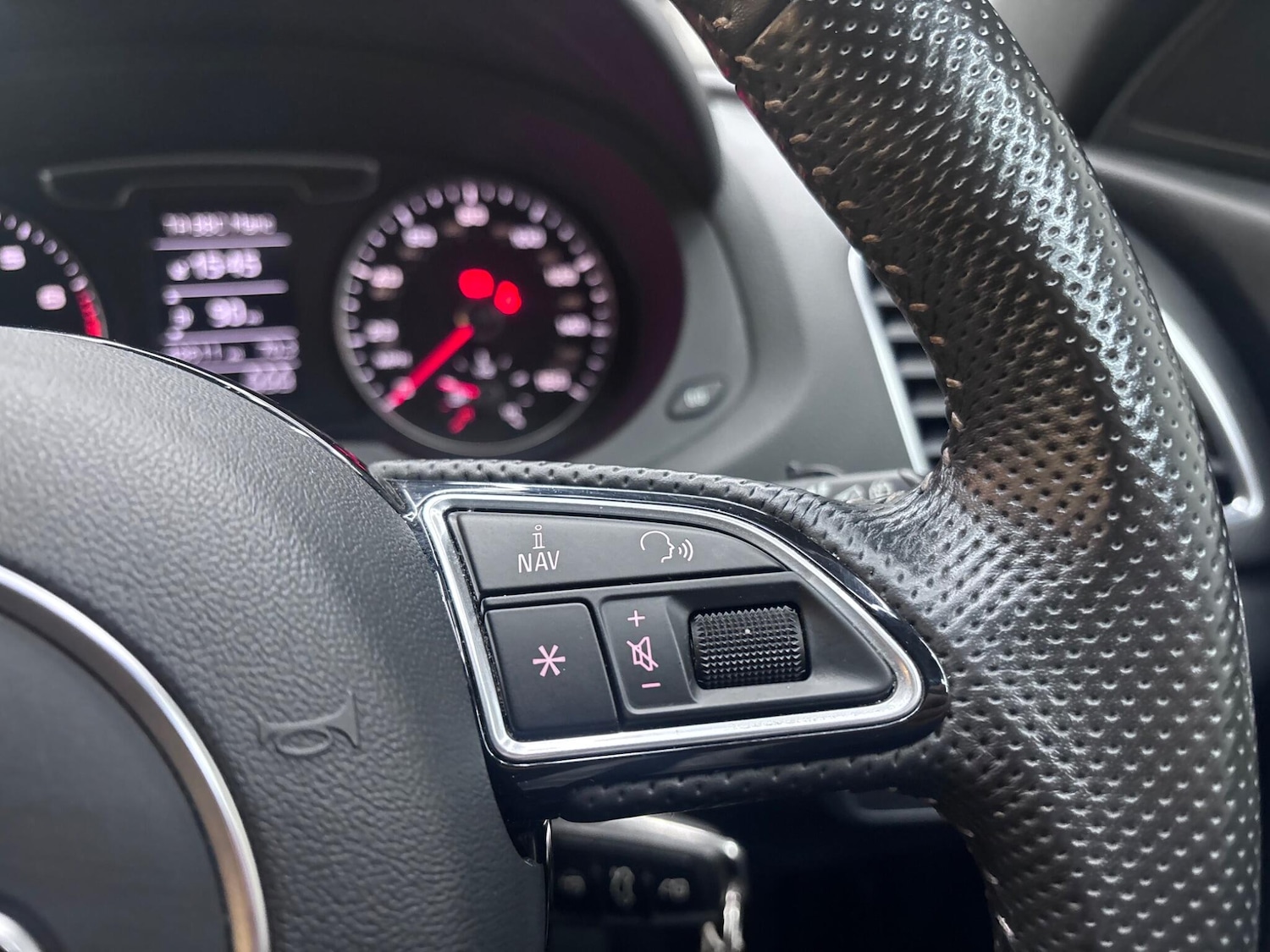 Used Audi Q3 2018 for sale - 76440654: Photo 41