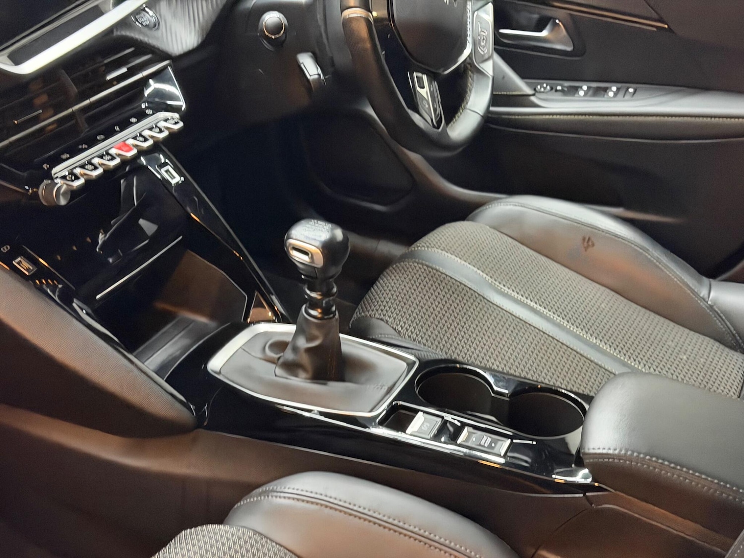 Used Peugeot 208 for sale - 77683994: Photo 18