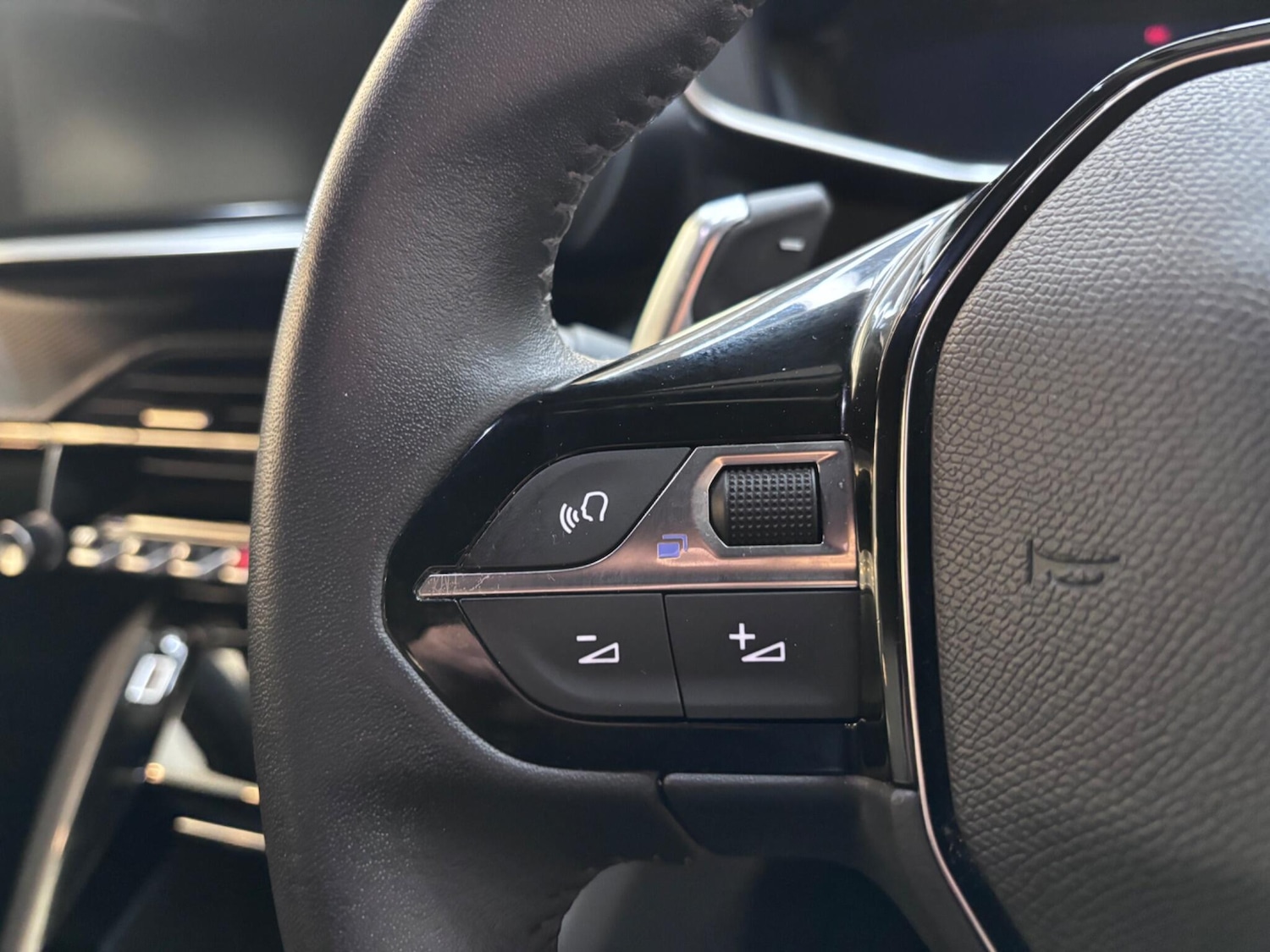 Used Peugeot 2008 2023 for sale - 77074167: Photo 27