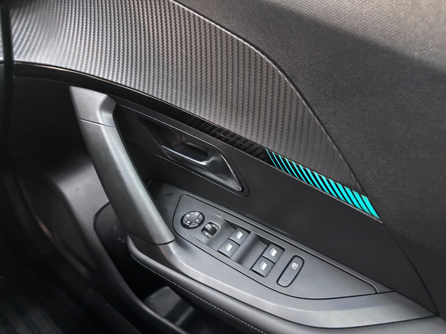 Used Peugeot 2008 2023 for sale - 77074167: Photo 31