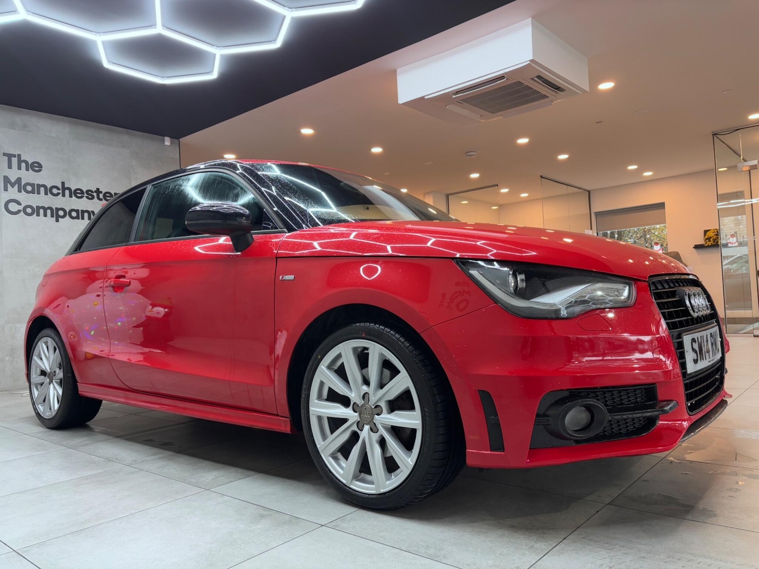 Used Audi A1 2014 for sale - 76823869: Photo 2