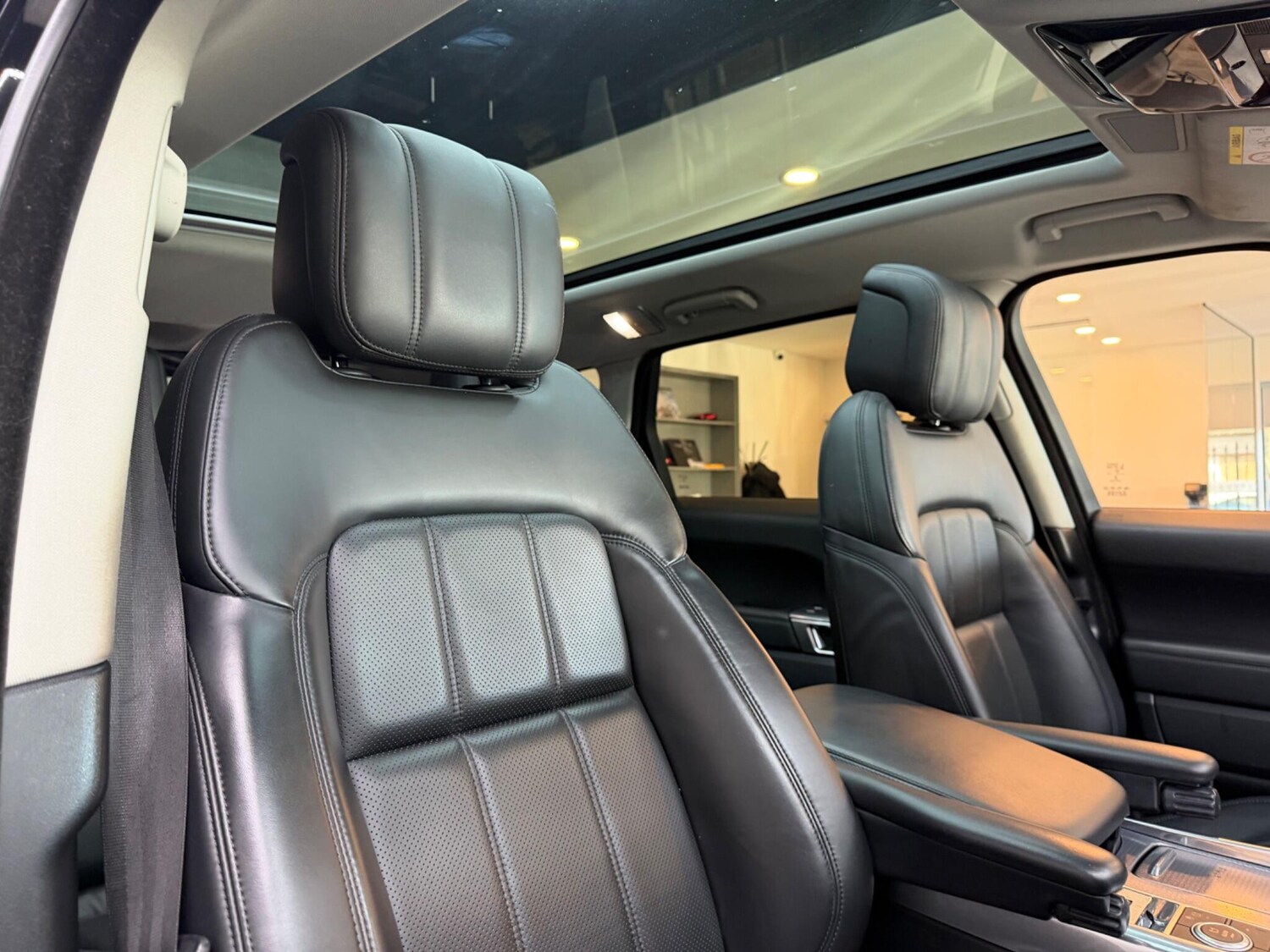 Used Land Rover Range Rover Sport 2019 for sale - 77724170: Photo 16