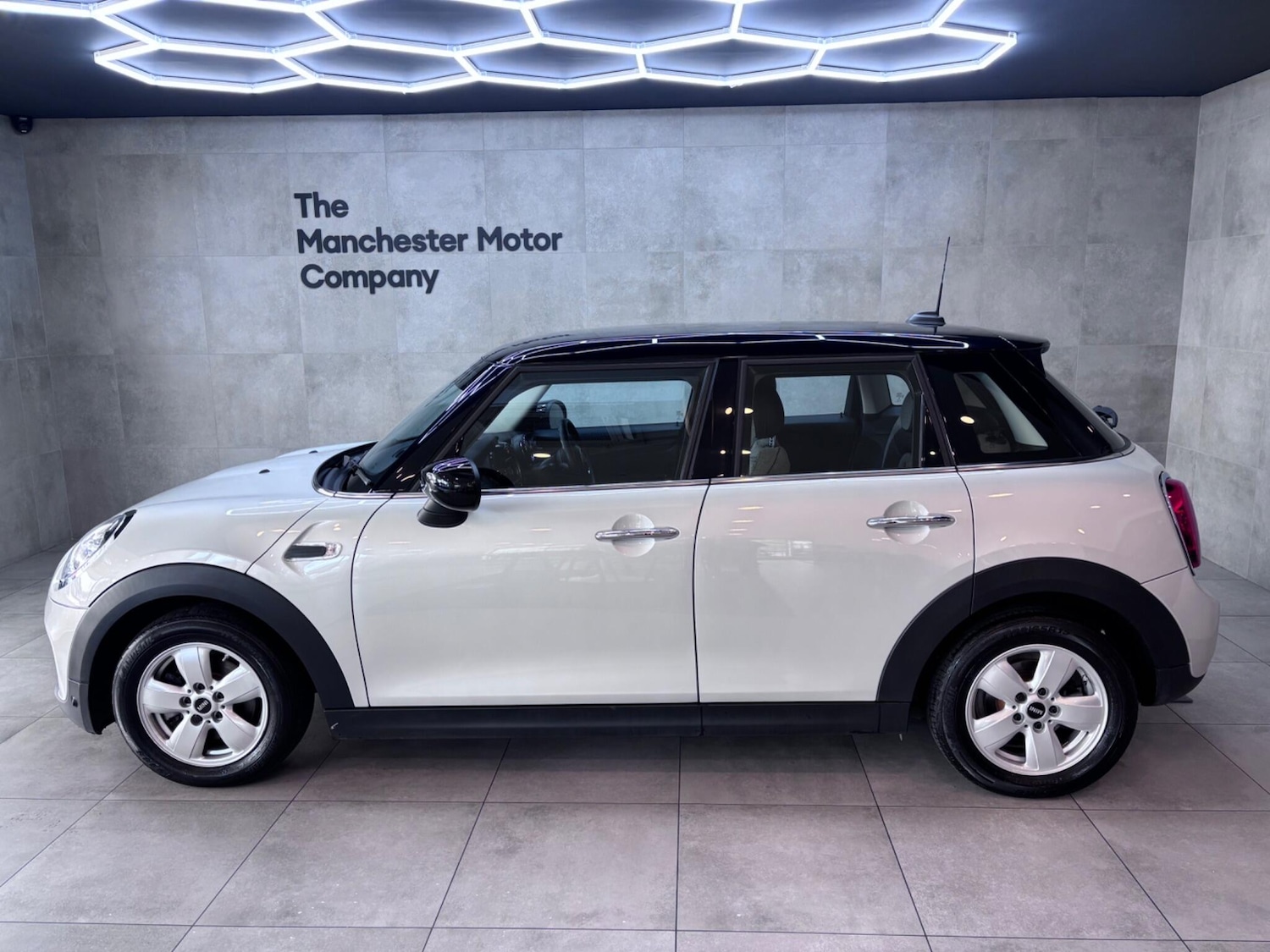 Used MINI Hatch 2019 for sale - 76122758: Photo 19