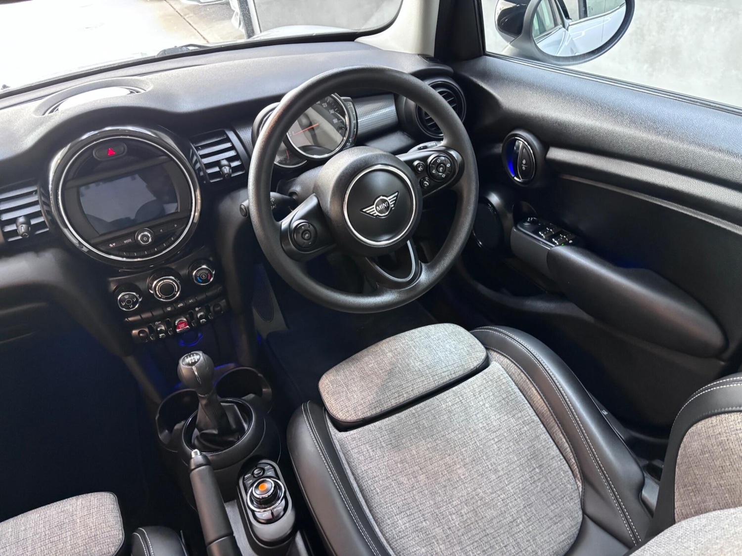 Used MINI Hatch 2019 for sale - 76122758: Photo 42