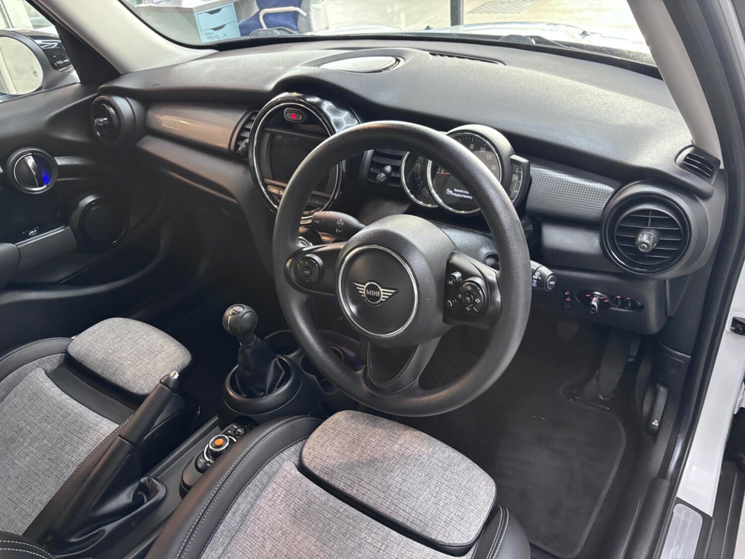 Used MINI Hatch 2019 for sale - 76122758: Photo 44