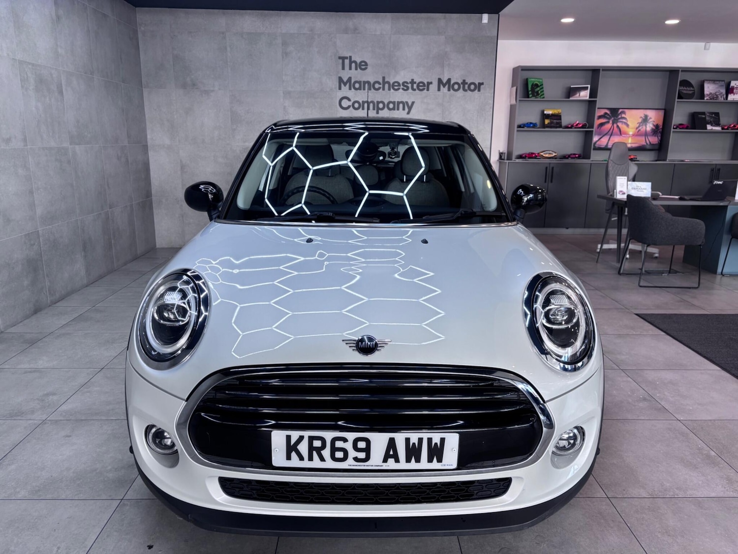 Used MINI Hatch 2019 for sale - 76122758: Photo 8