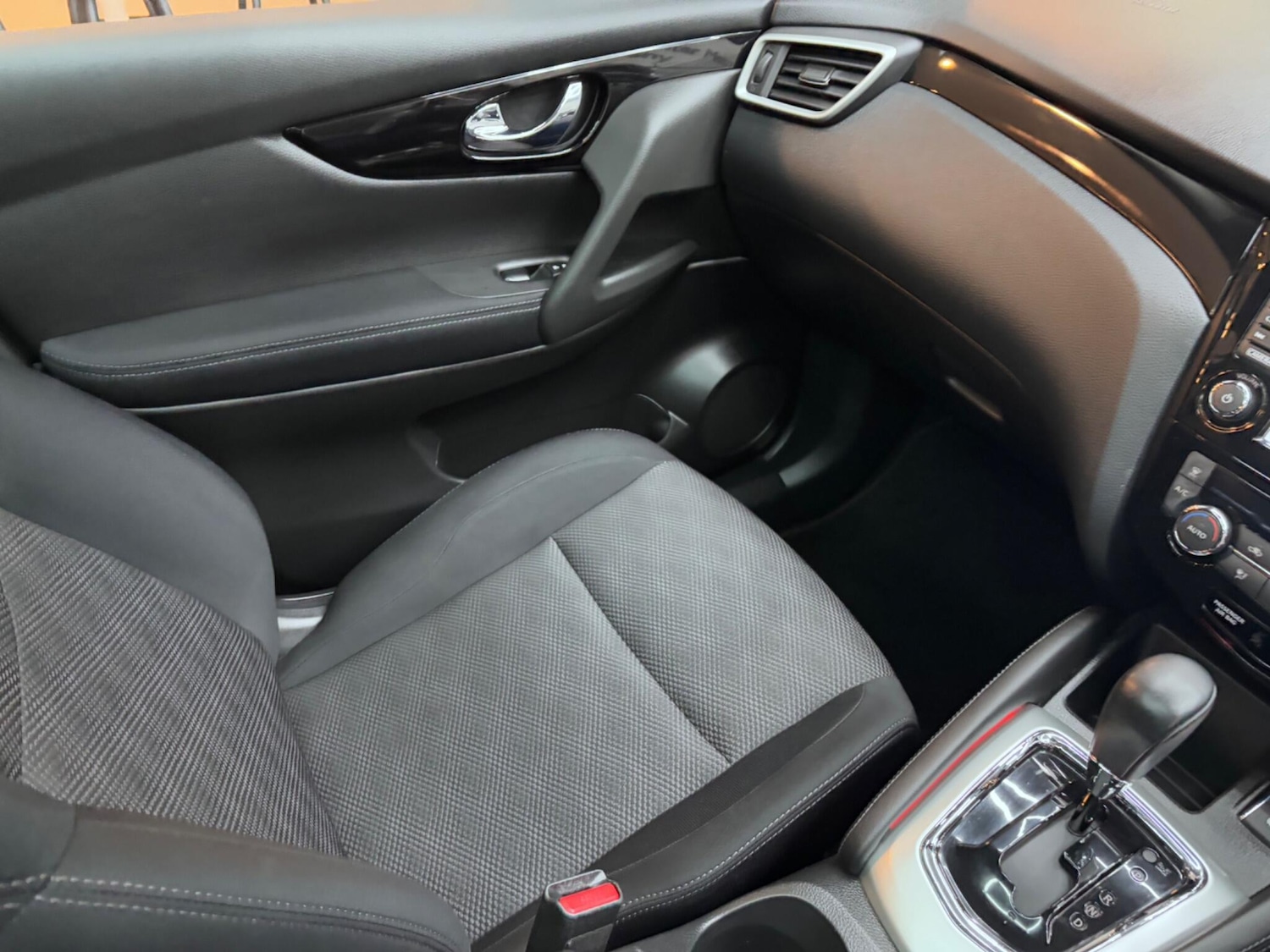 Used Nissan Qashqai 2016 for sale - 76562036: Photo 59