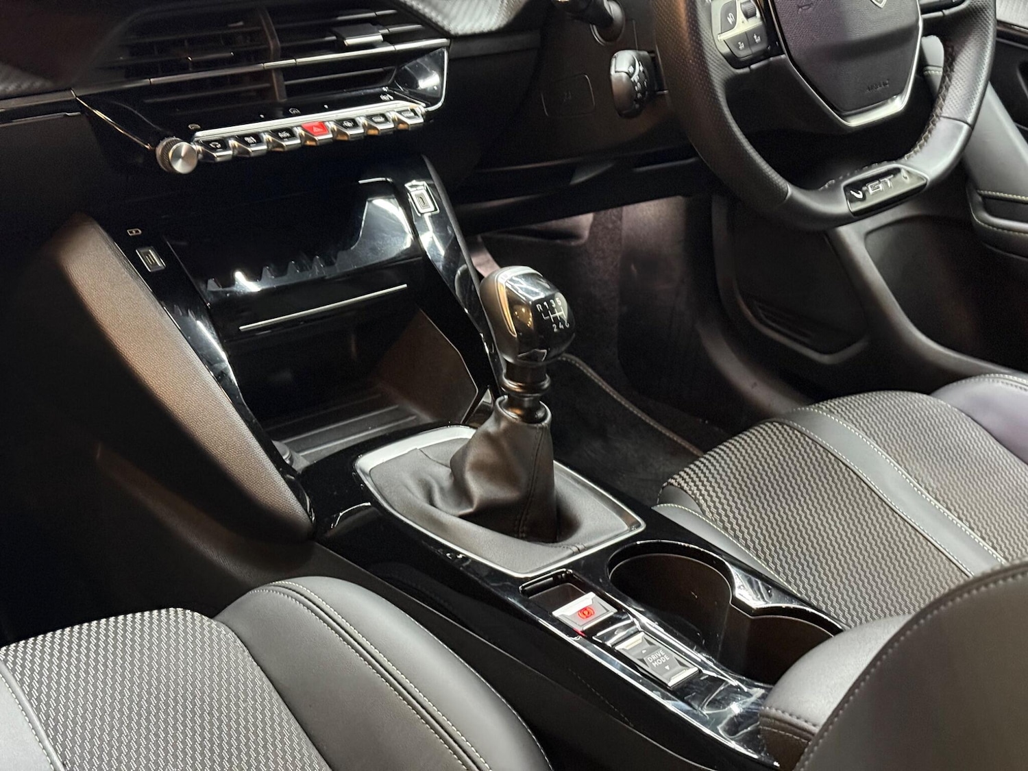 Used Peugeot 208 for sale - 76912873: Photo 12