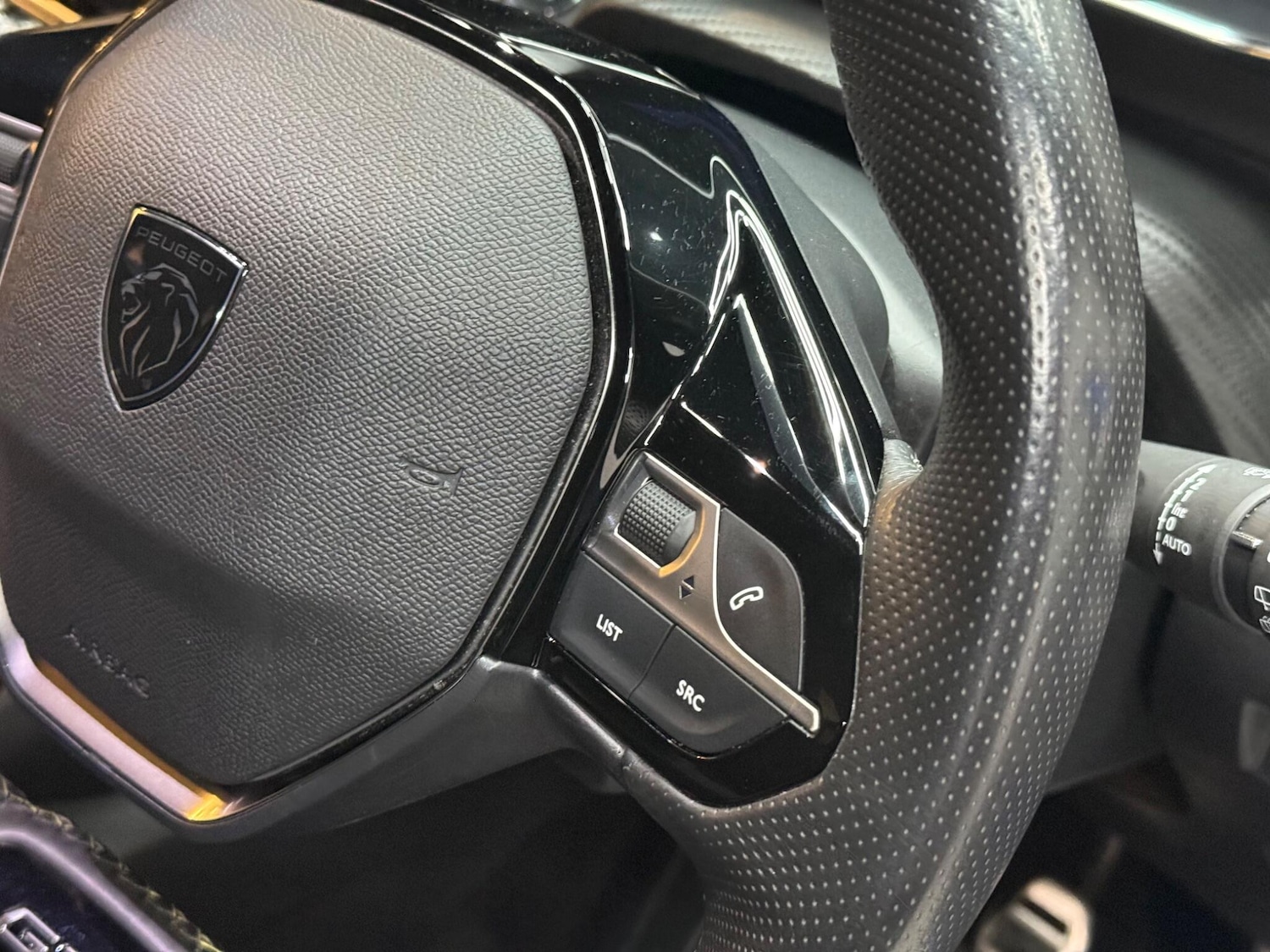 Used Peugeot 208 for sale - 76912873: Photo 39