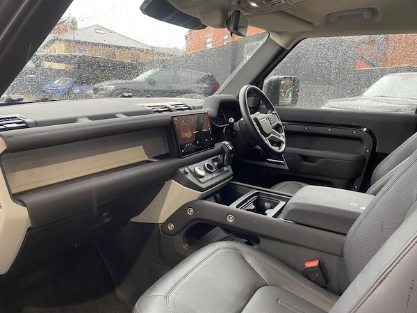 Used Land Rover Defender 90 for sale - 76283621: Photo 3