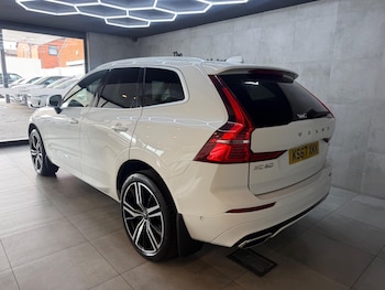 Used Volvo XC60 2017 for sale - 79325354: Photo
