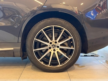 Used Mercedes-Benz EQC 2020 for sale - 77040914: Photo