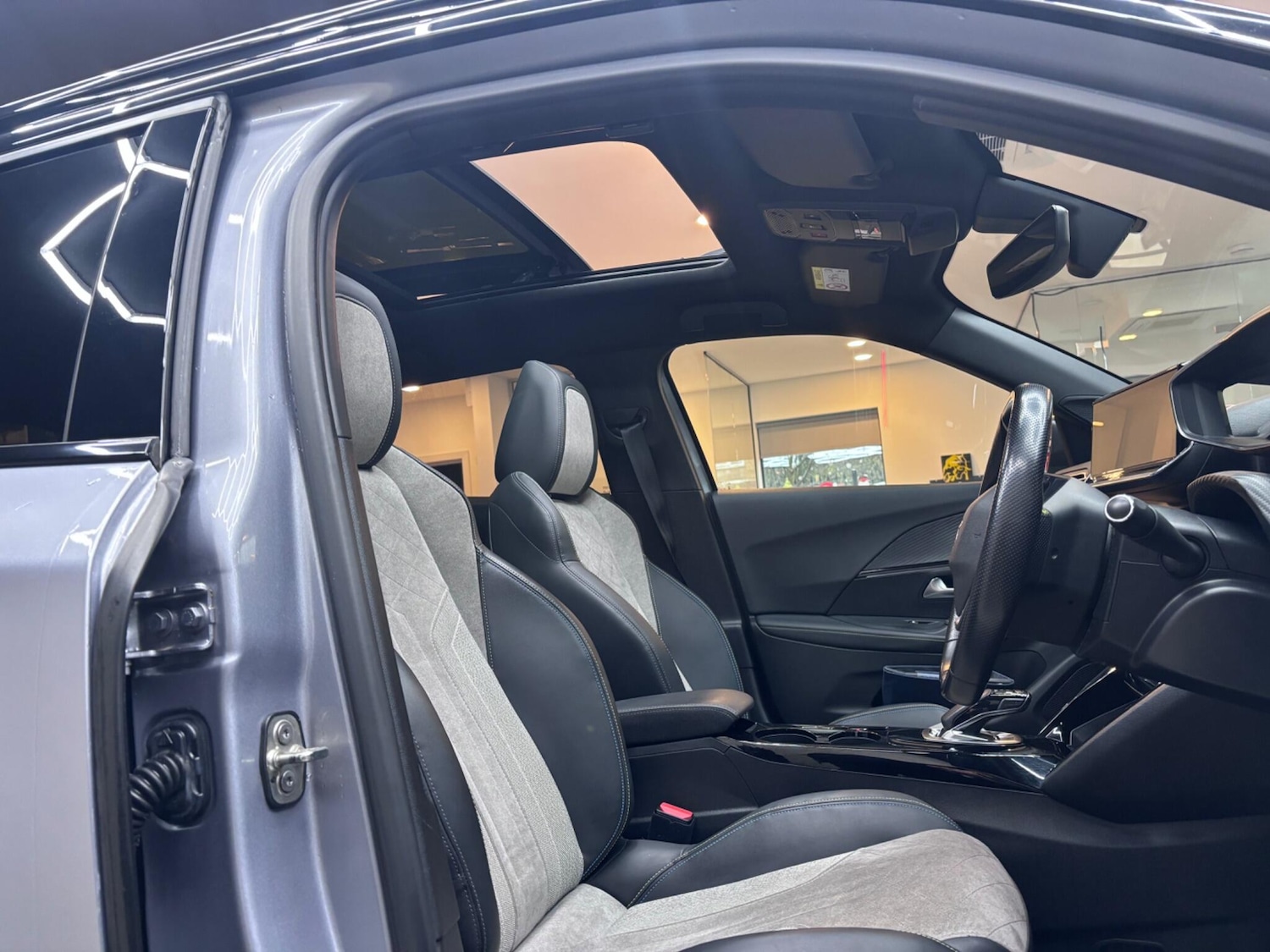 Used Peugeot E-2008 2020 for sale - 76666513: Photo 25