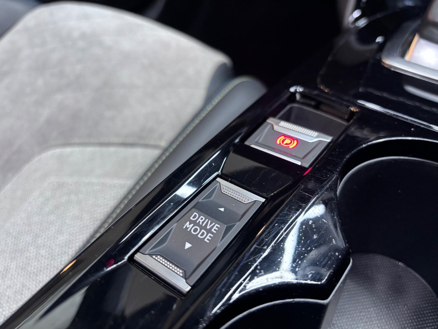 Used Peugeot E-2008 2020 for sale - 76666513: Photo 71