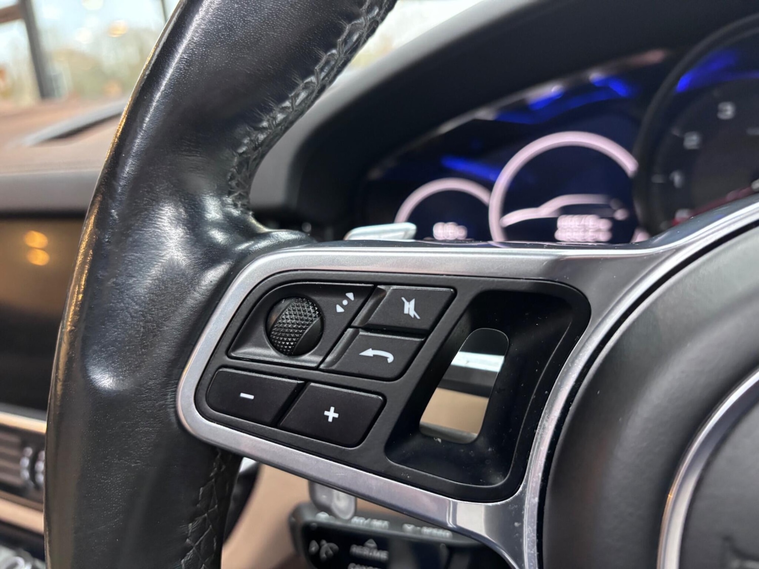 Used Porsche Cayenne 2018 for sale - 77049806: Photo 39