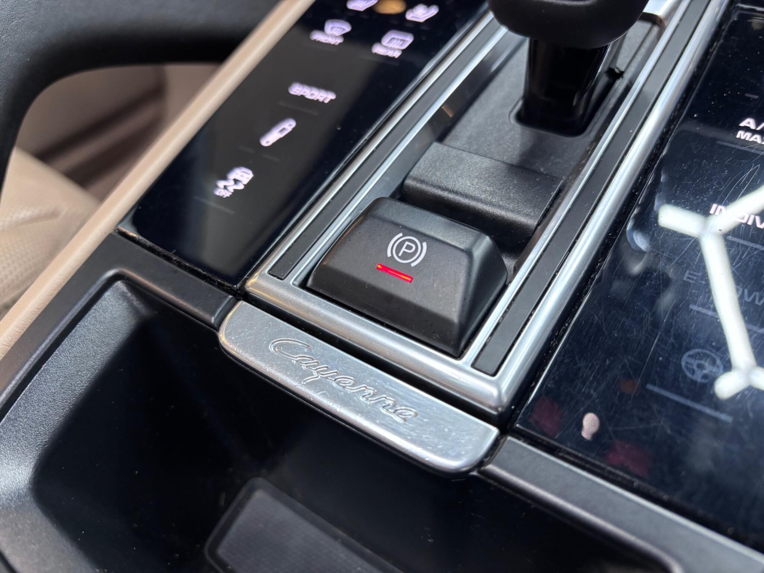 Used Porsche Cayenne 2018 for sale - 77049806: Photo 44