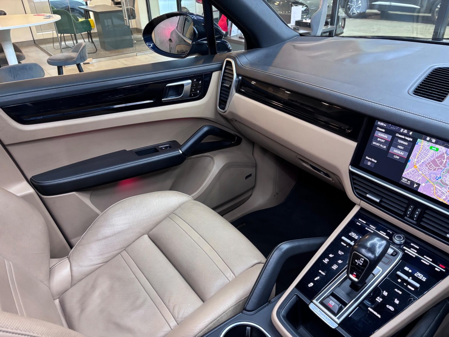 Used Porsche Cayenne 2018 for sale - 77049806: Photo 62