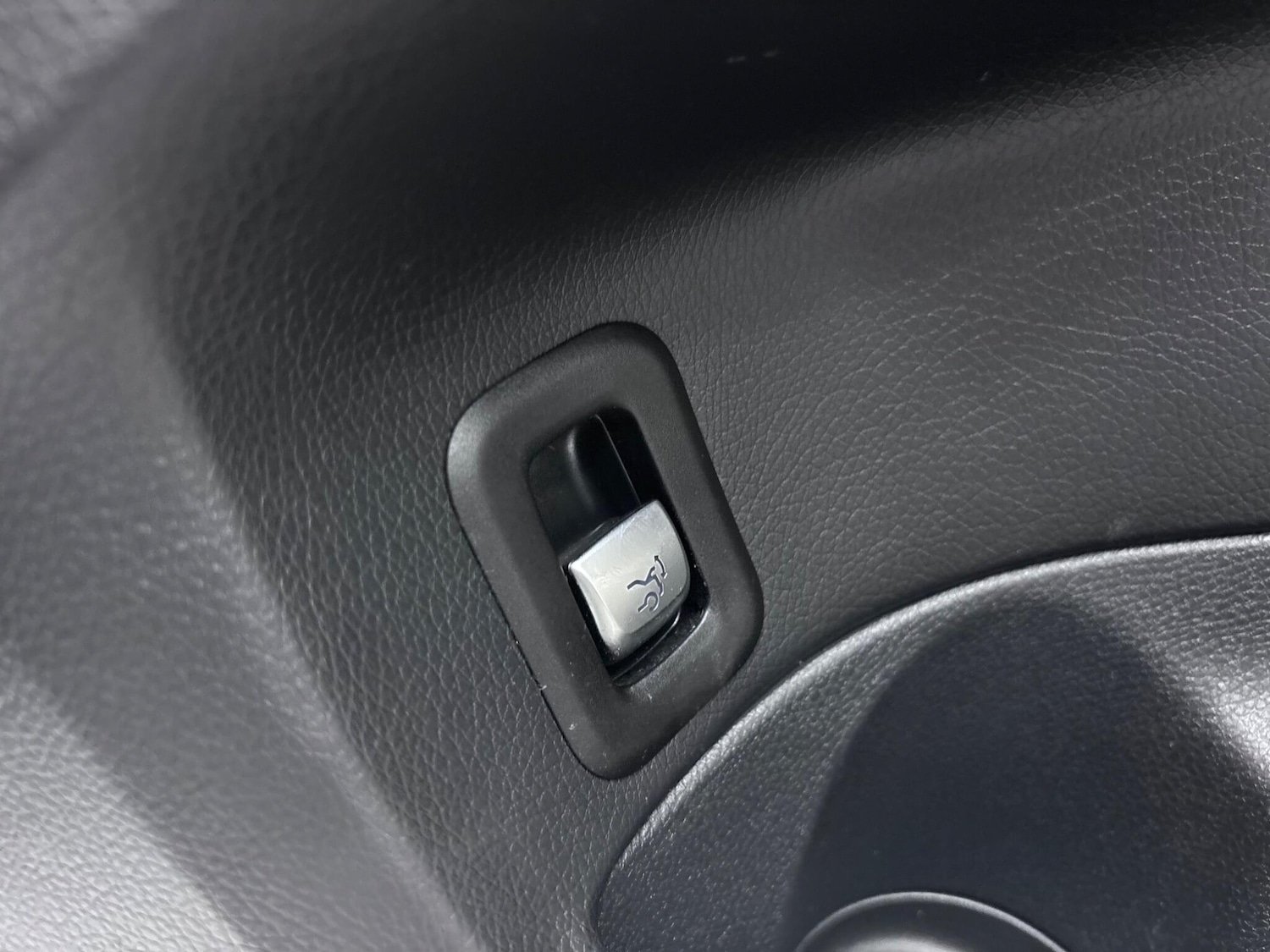 Used Mercedes-Benz C Class 2016 for sale - 77411154: Photo 40