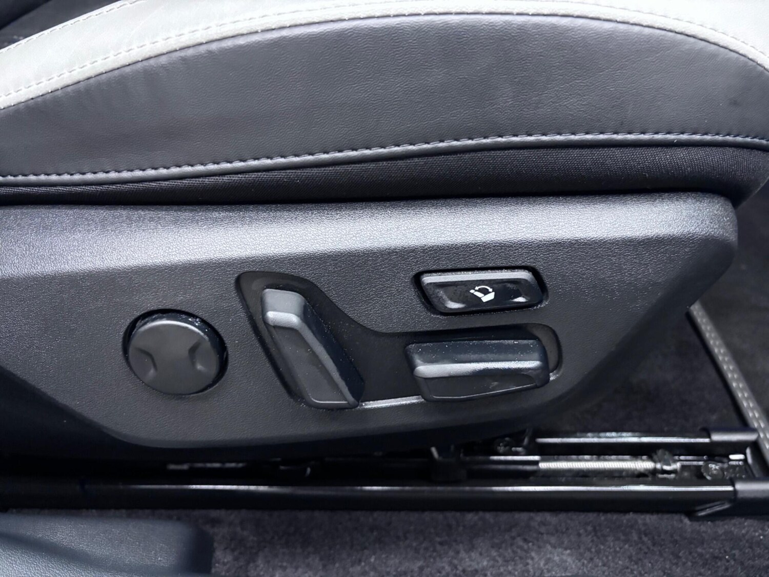 Used Kia EV6 for sale - 76992993: Photo 31