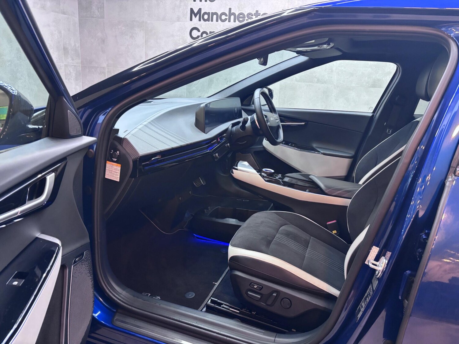 Used Kia EV6 for sale - 76992993: Photo 53