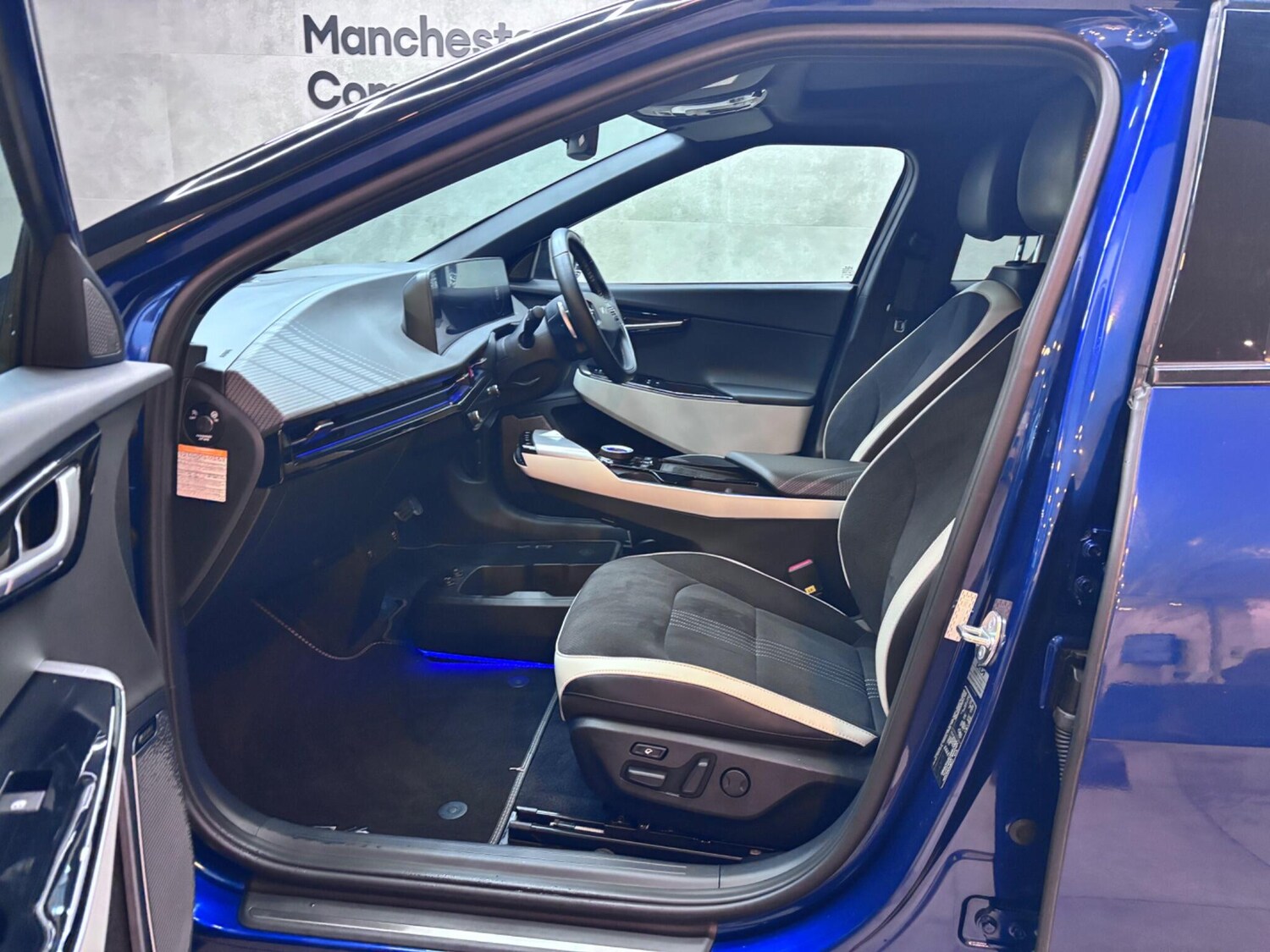 Used Kia EV6 for sale - 76992993: Photo 54