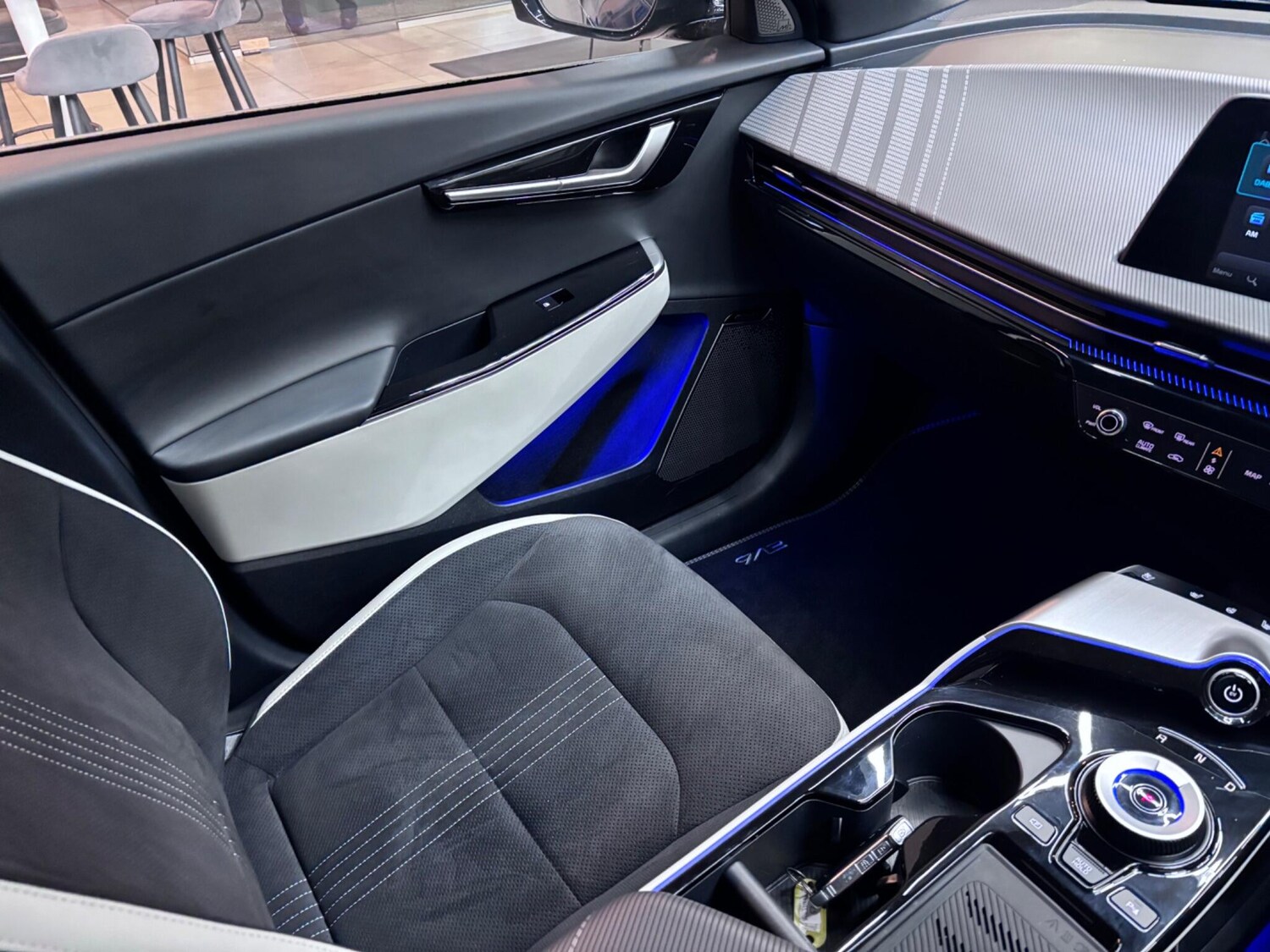 Used Kia EV6 for sale - 76992993: Photo 56