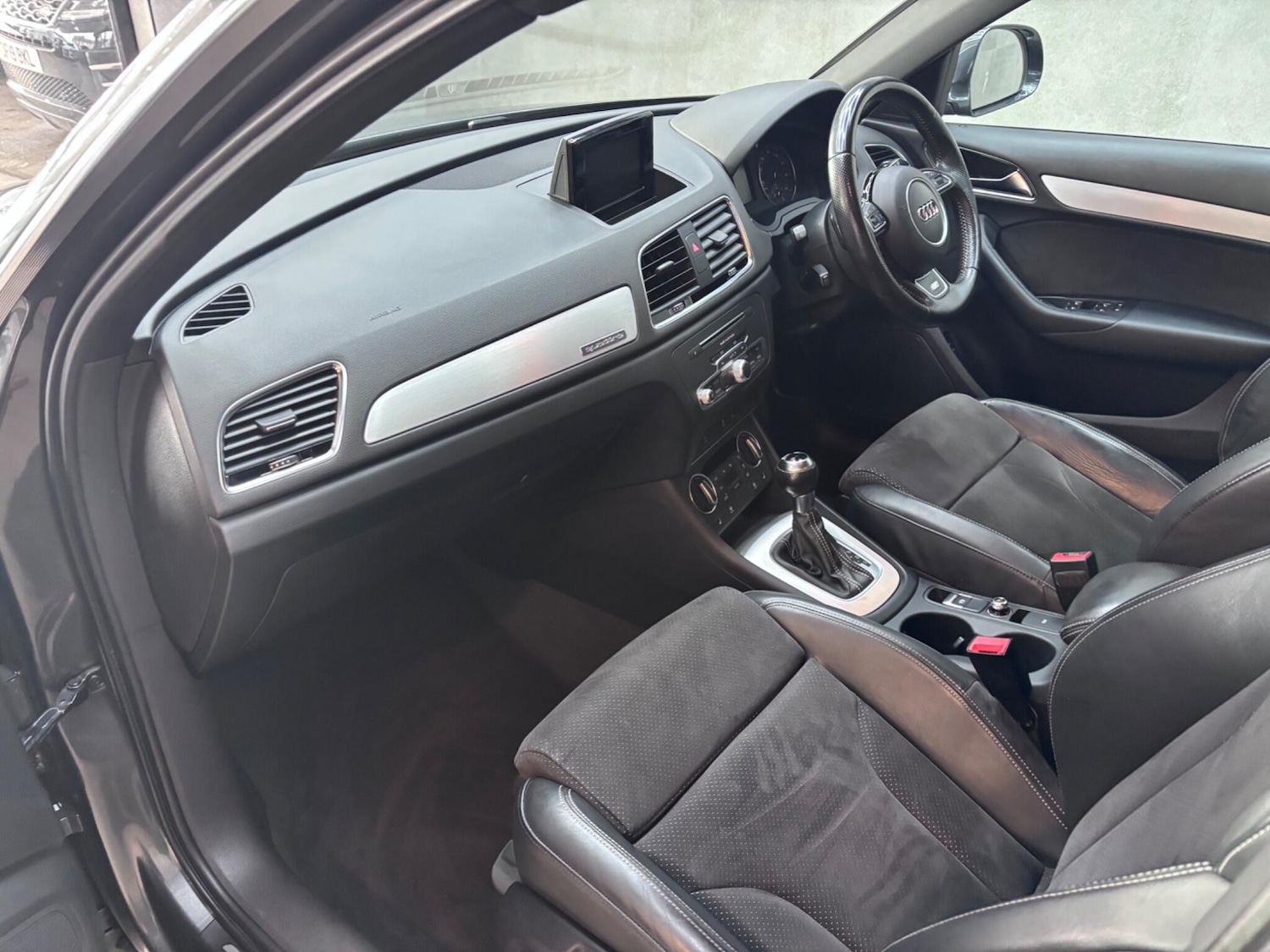 Used Audi Q3 2015 for sale - 76522255: Photo 15