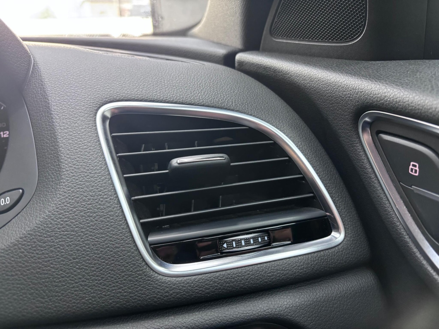 Used Audi Q3 2015 for sale - 76522255: Photo 40