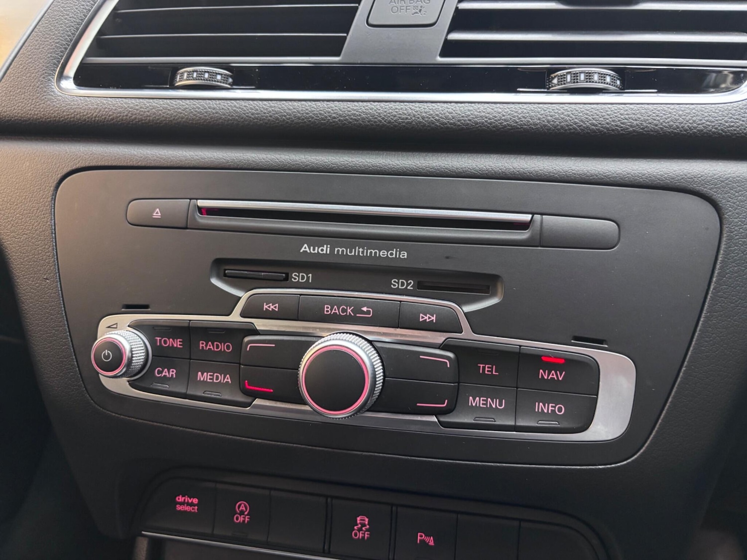 Used Audi Q3 2015 for sale - 76522255: Photo 74