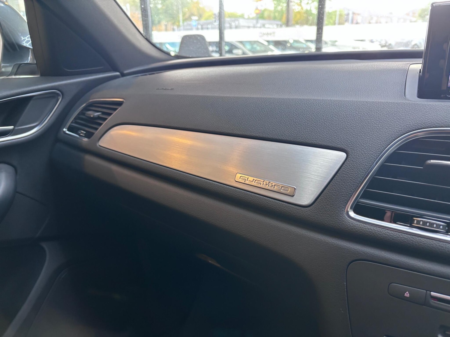 Used Audi Q3 2015 for sale - 76522255: Photo 75