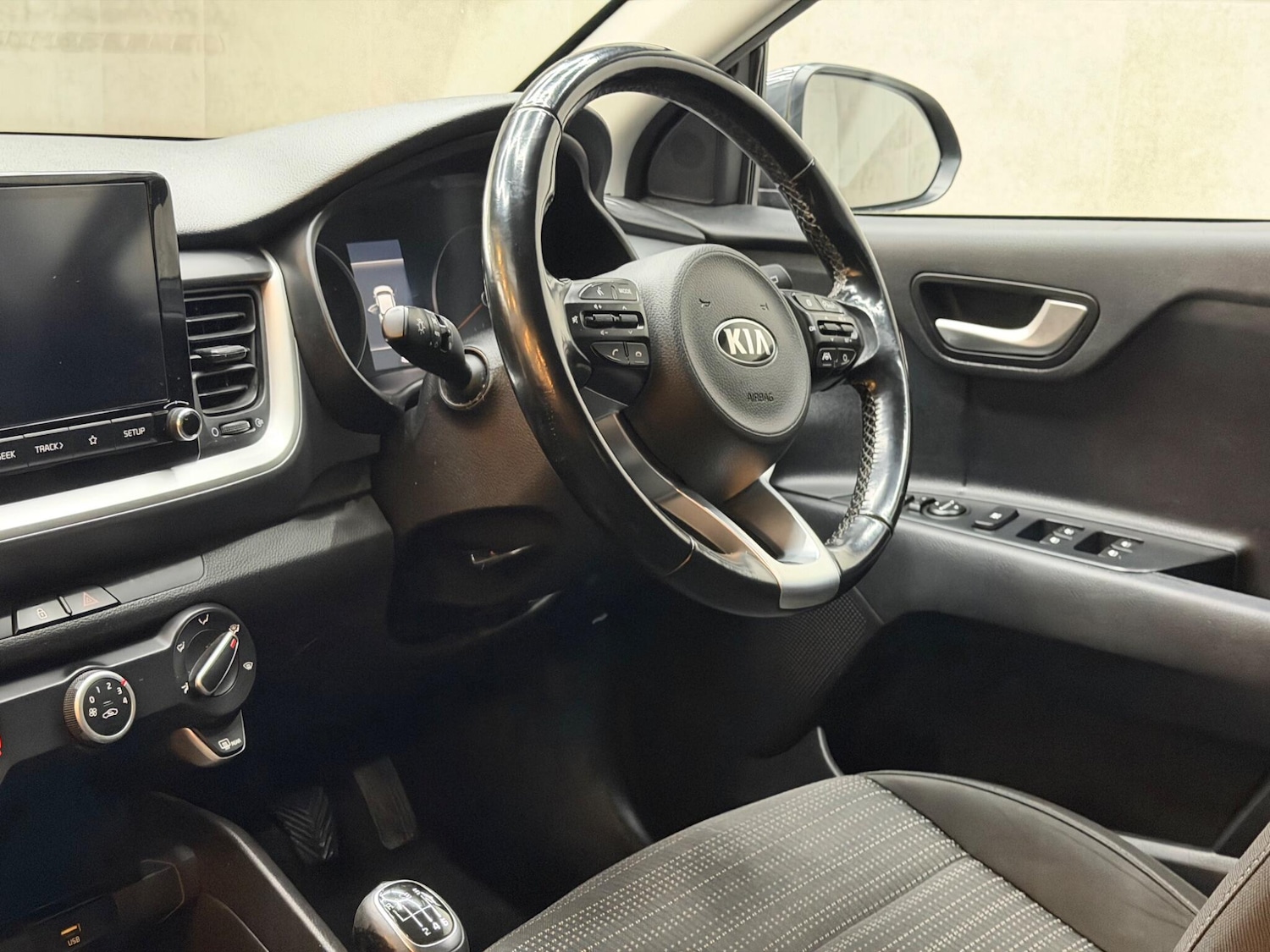 Used Kia Stonic for sale - 78147771: Photo 13