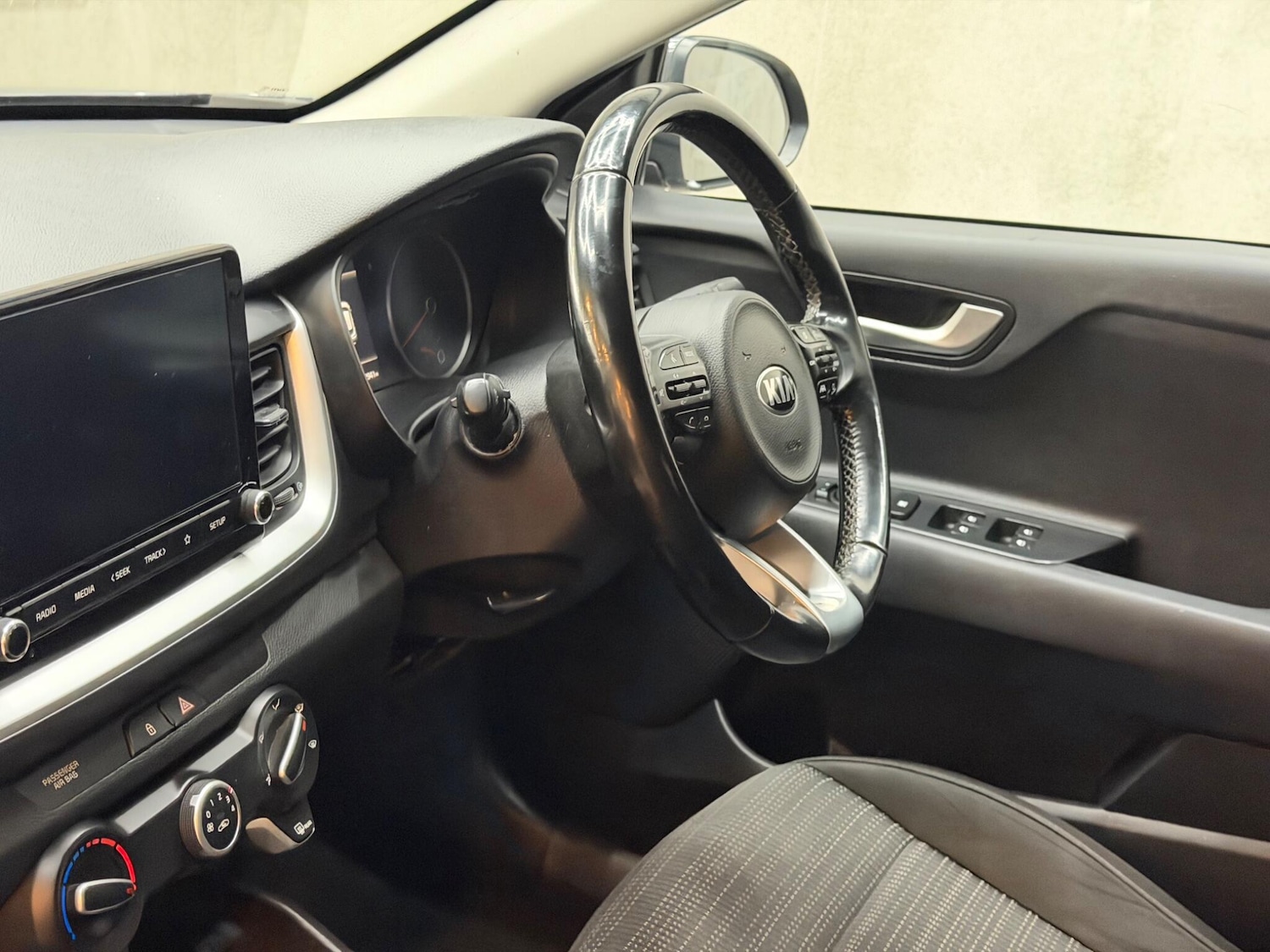 Used Kia Stonic for sale - 78147771: Photo 15