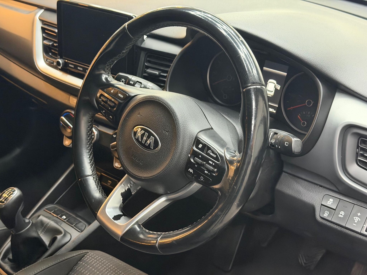 Used Kia Stonic for sale - 78147771: Photo 35