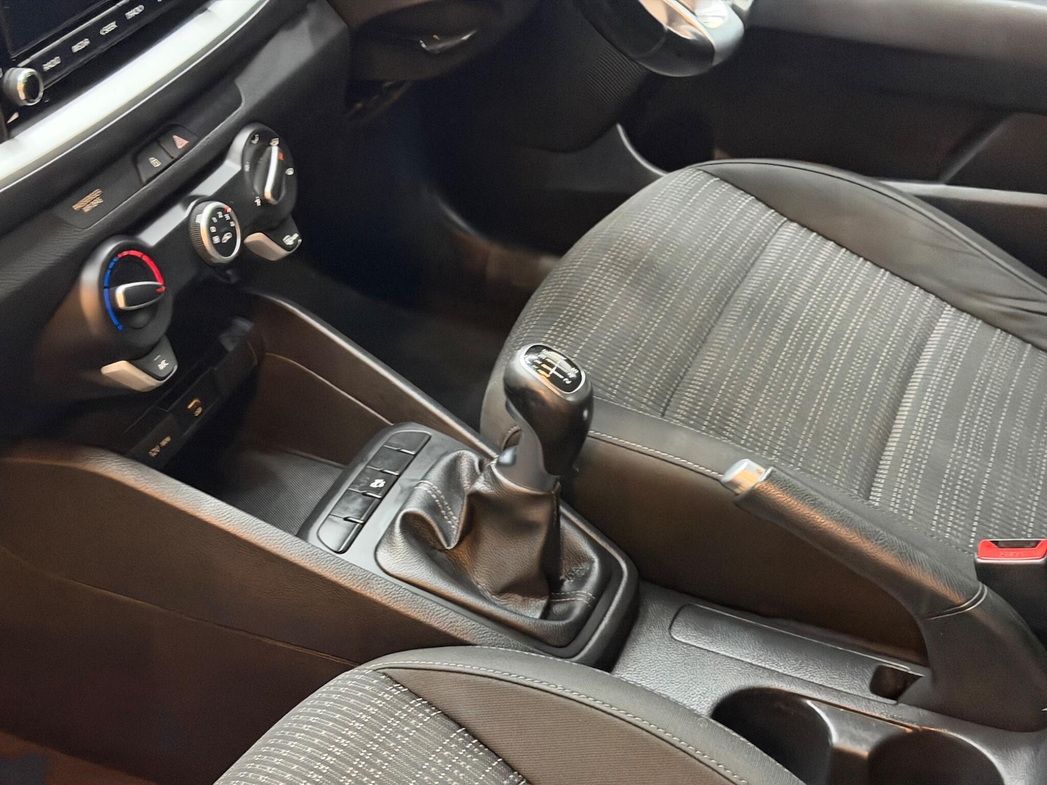 Used Kia Stonic for sale - 78147771: Photo 36