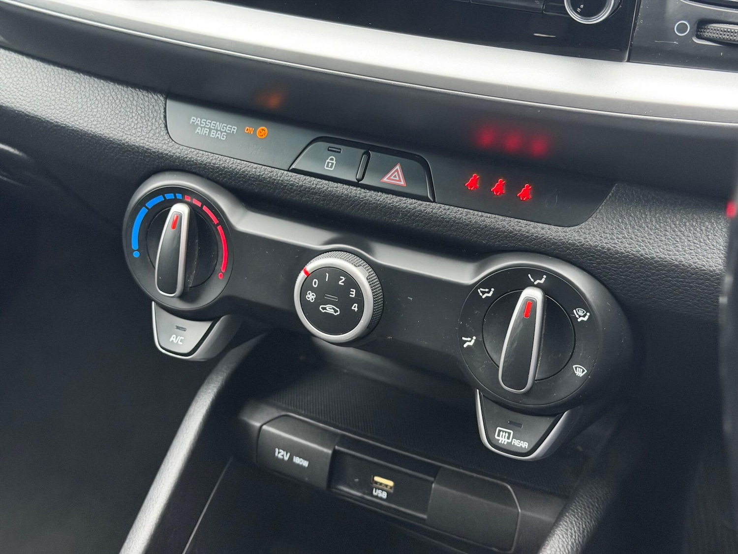 Used Kia Stonic for sale - 78147771: Photo 41