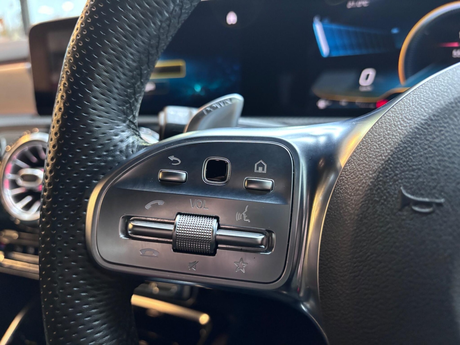 Used Mercedes-Benz A-Class 2019 for sale - 76855952: Photo 32