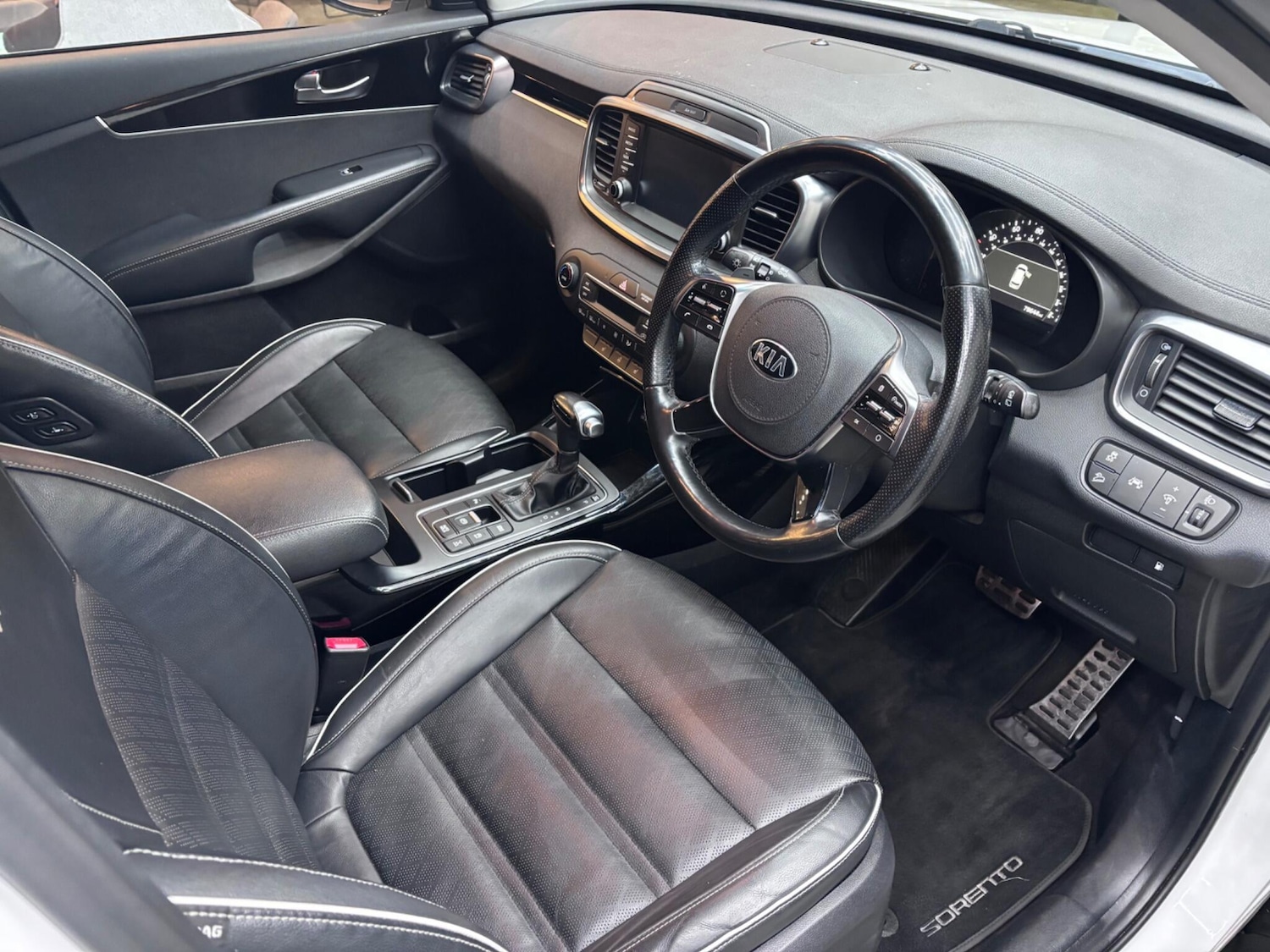 Used Kia Sorento 2018 for sale - 77633632: Photo 14