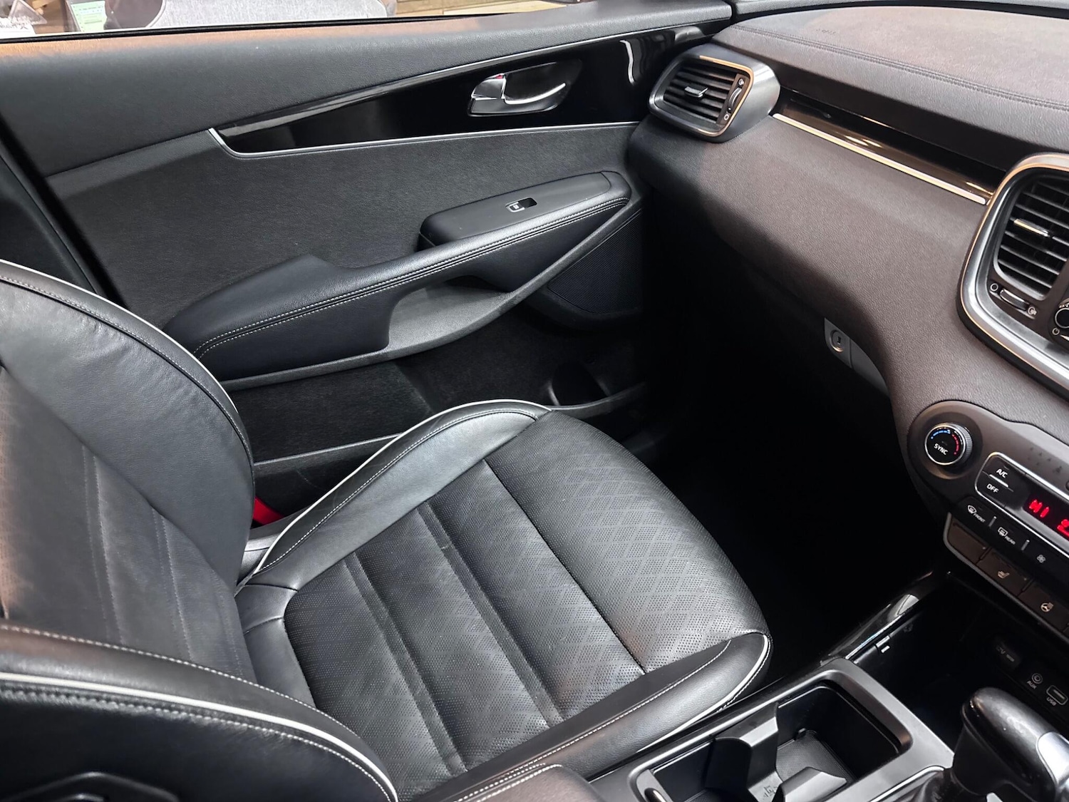 Used Kia Sorento 2018 for sale - 77633632: Photo 40