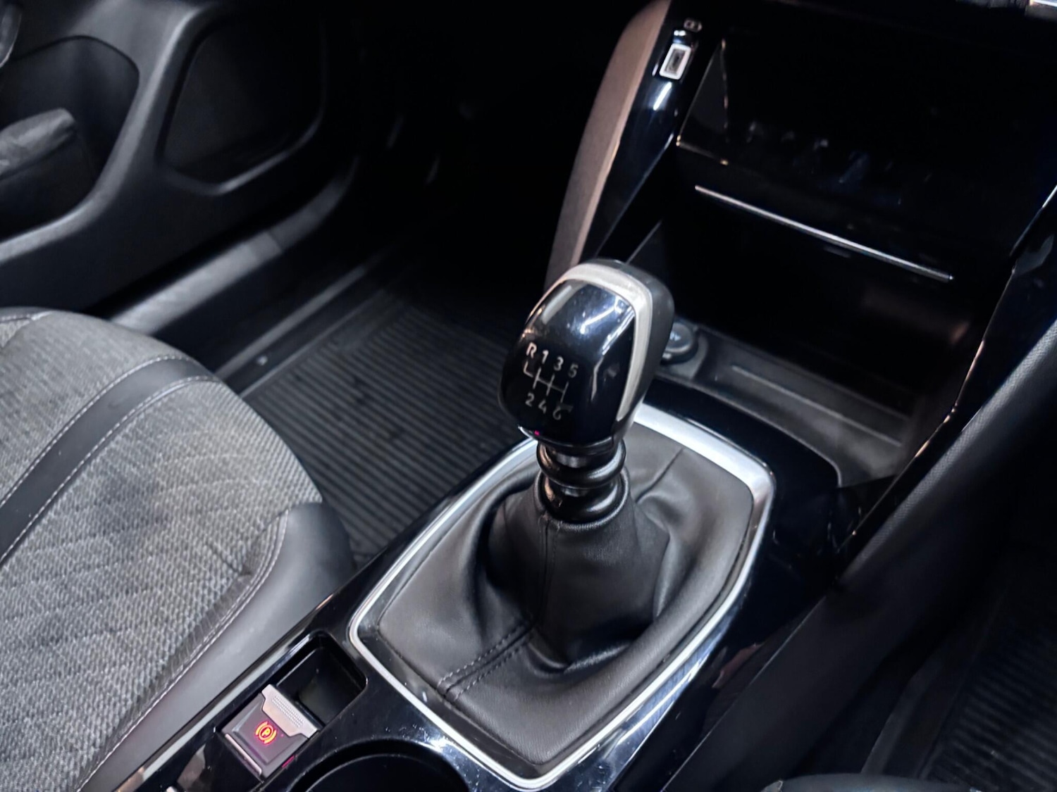 Used Peugeot 2008 2023 for sale - 77057179: Photo 18