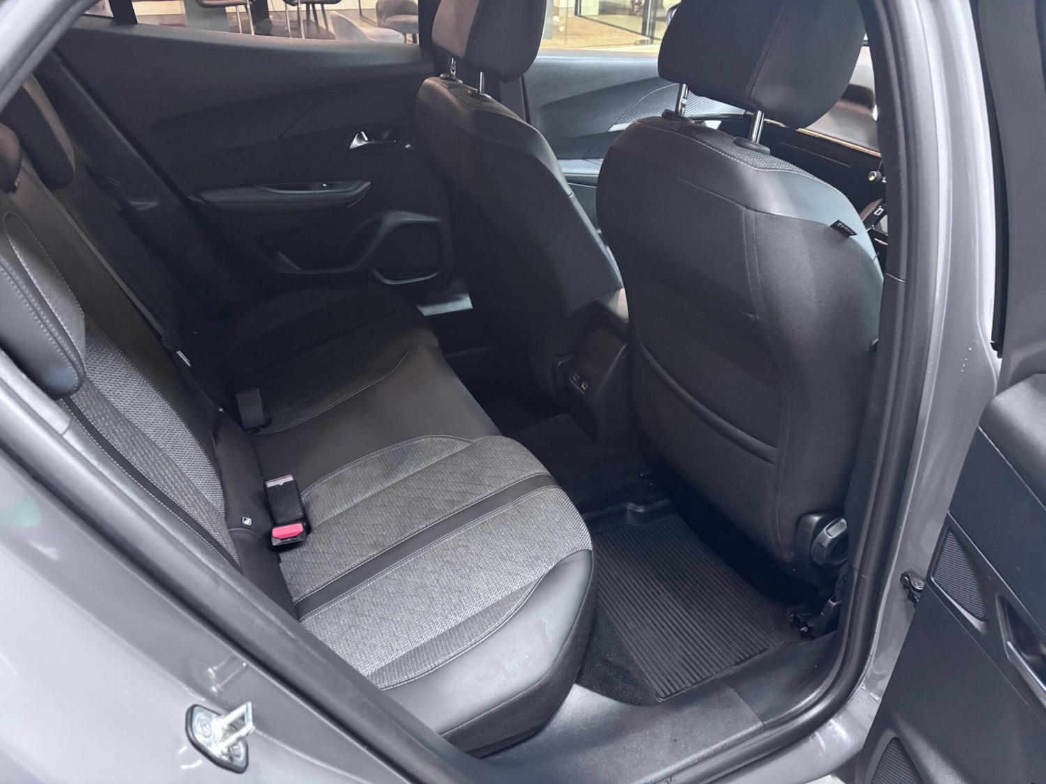 Used Peugeot 2008 2023 for sale - 77057179: Photo 30