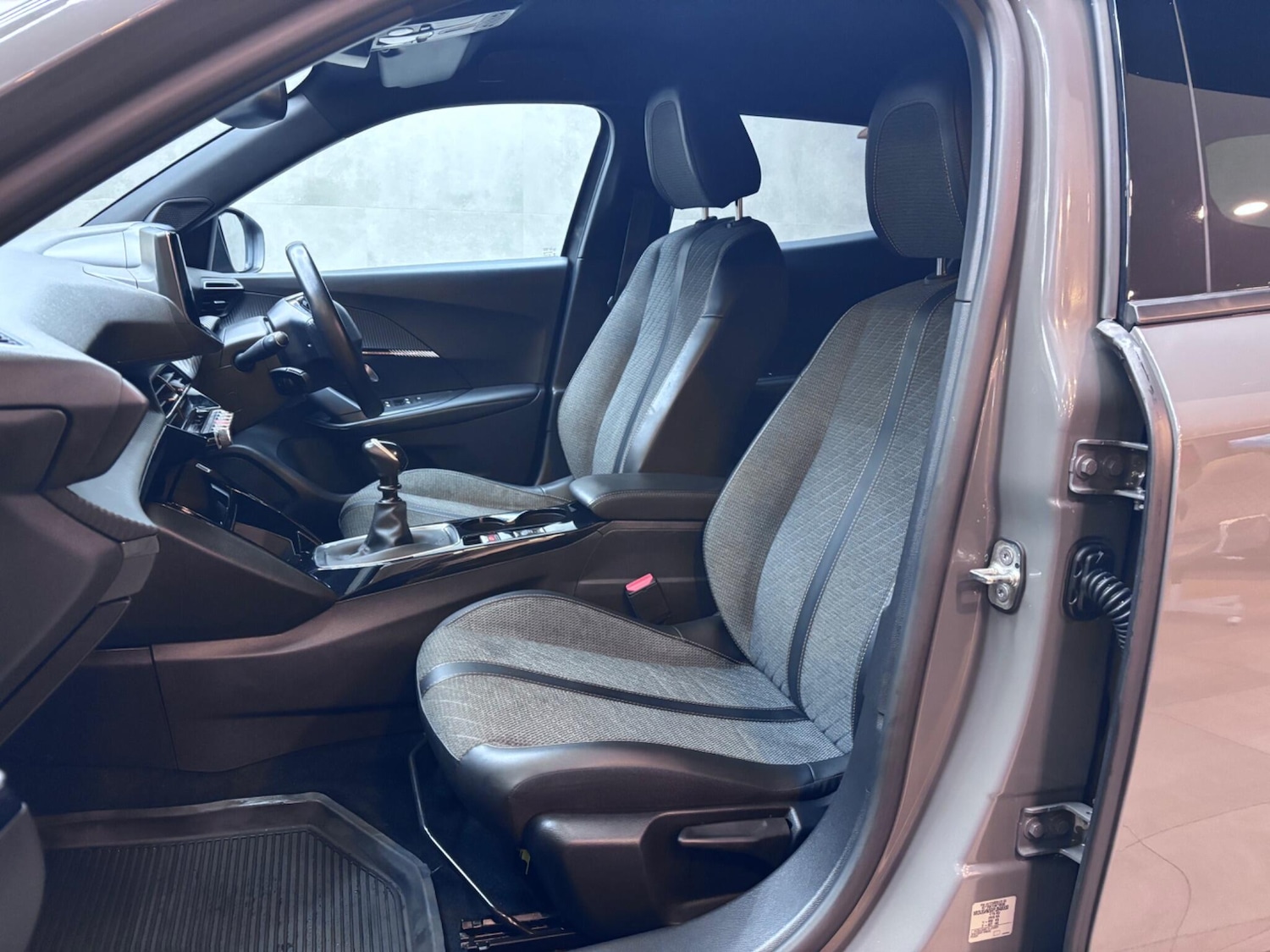 Used Peugeot 2008 2023 for sale - 77057179: Photo 52