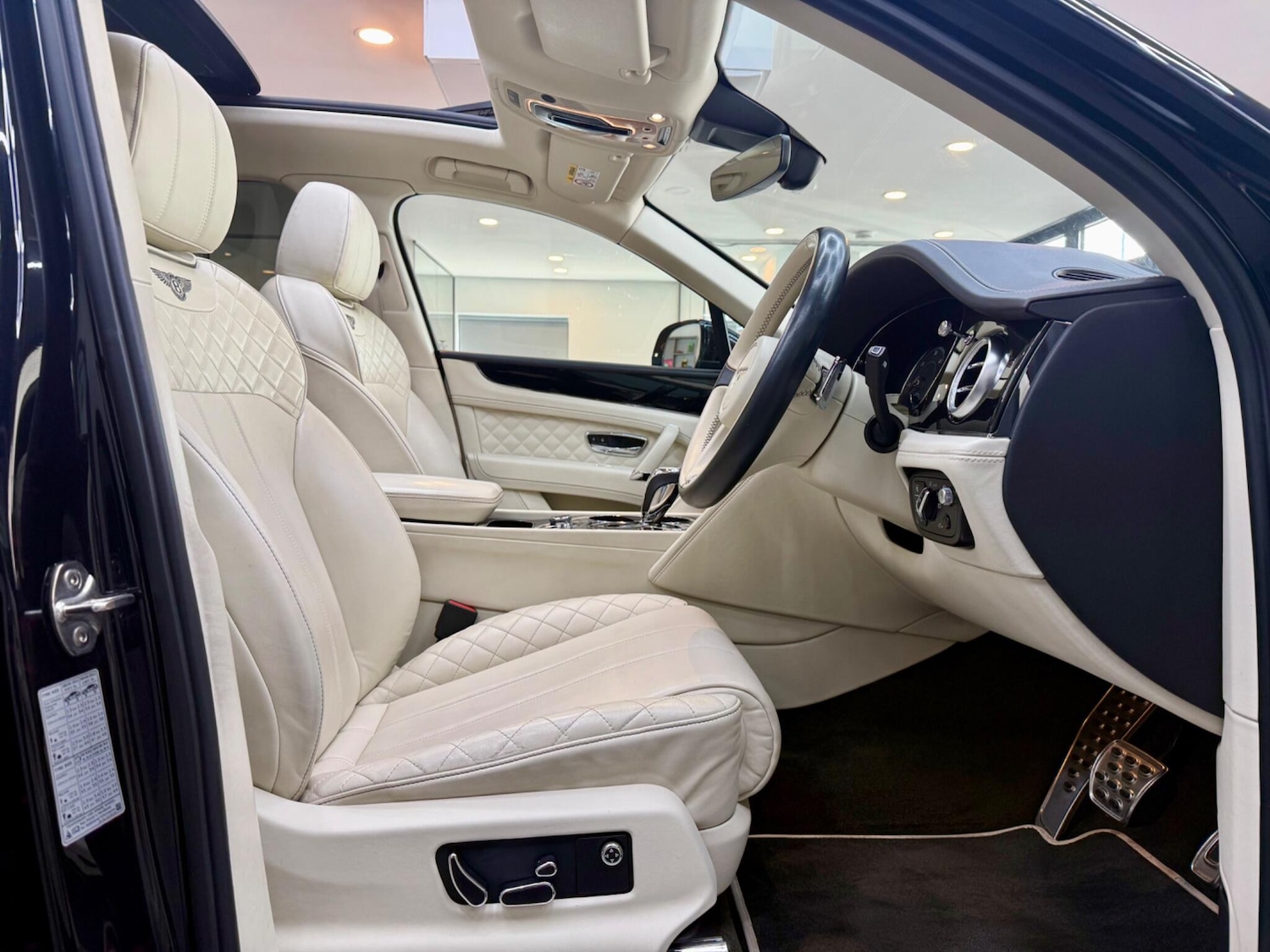 Used Bentley Bentayga for sale - 76690069: Photo 17